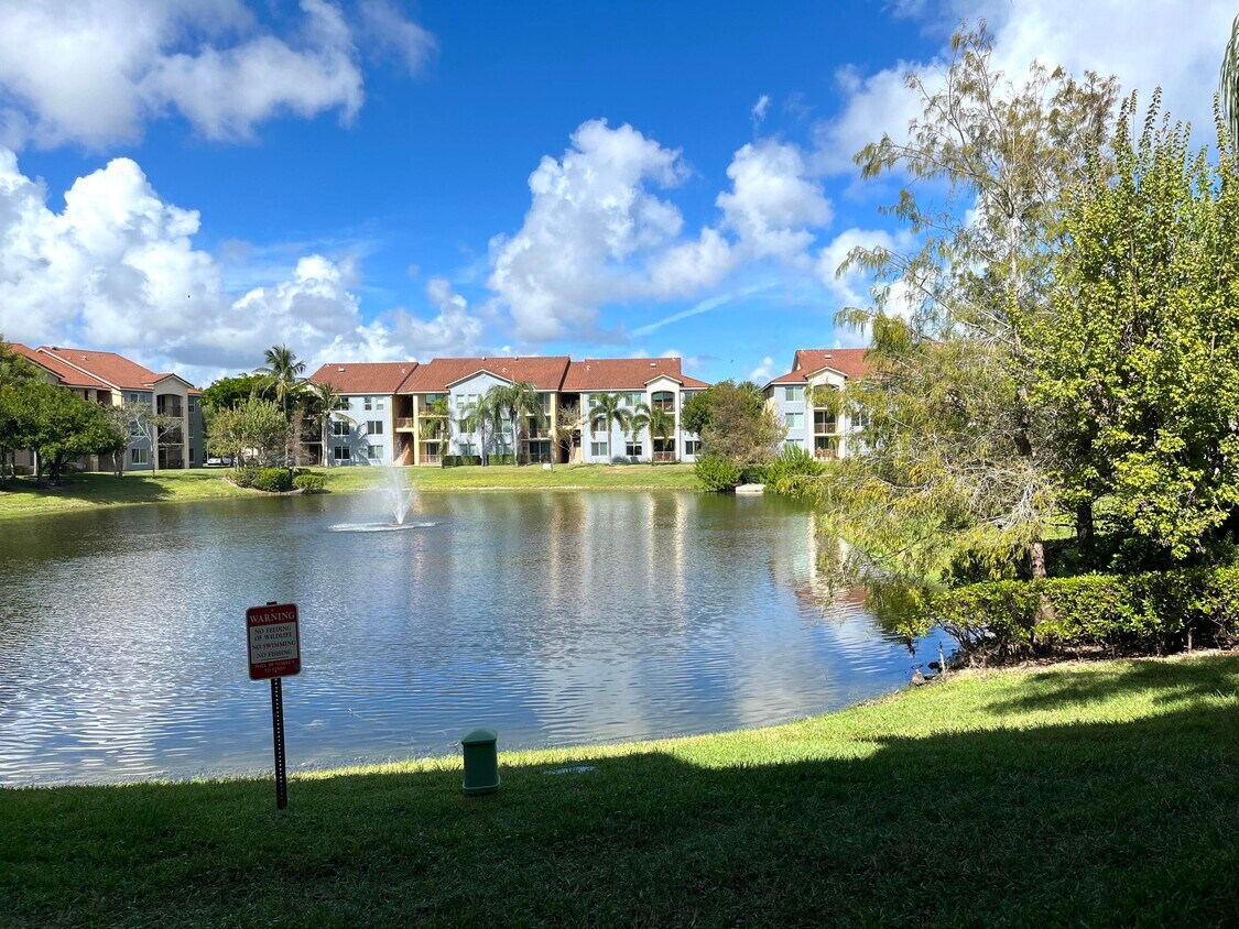 904 Villa Cir, Boynton Beach, FL 33435 Condo for Rent in Boynton