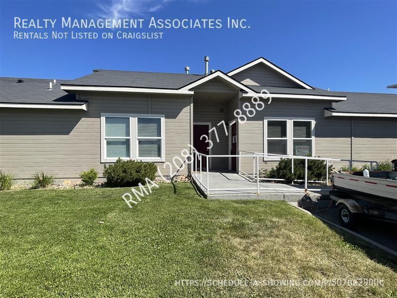 Primary Photo - Beautiful, single level 3-bedroom, 2-bath ...