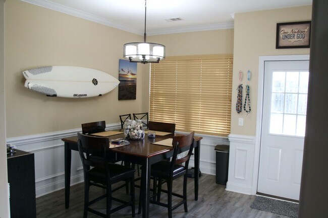 Foto del edificio - 4 Bdr/2.5 Bth 2048 sqft- Bradley Point - S...