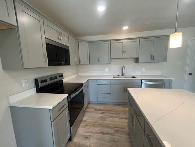 Building Photo - 104 Dolomite Dr