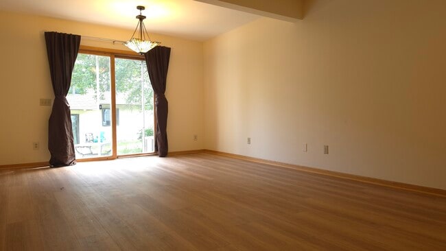 Building Photo - 69 Ponwood Cir