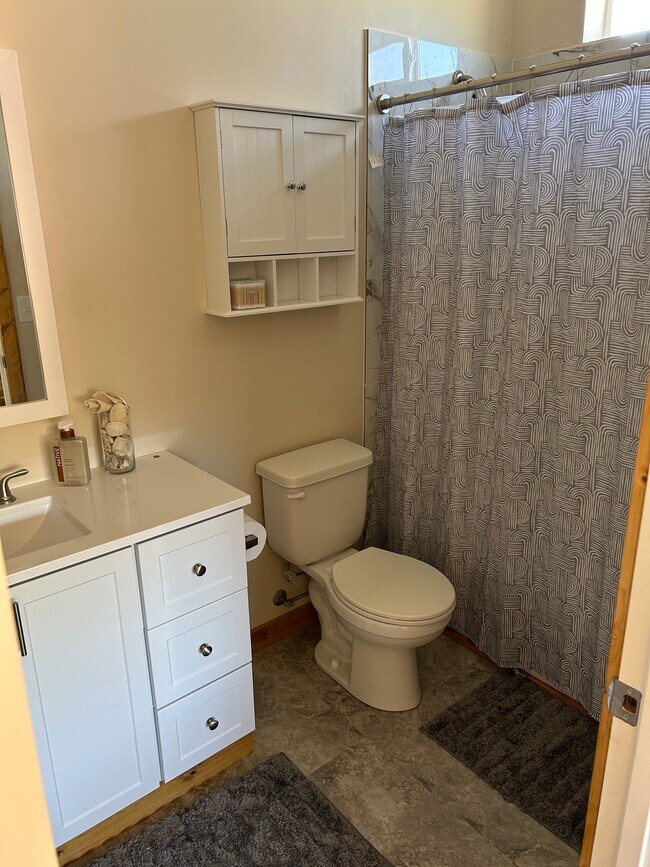 Building Photo - 351 W Buttercup Way