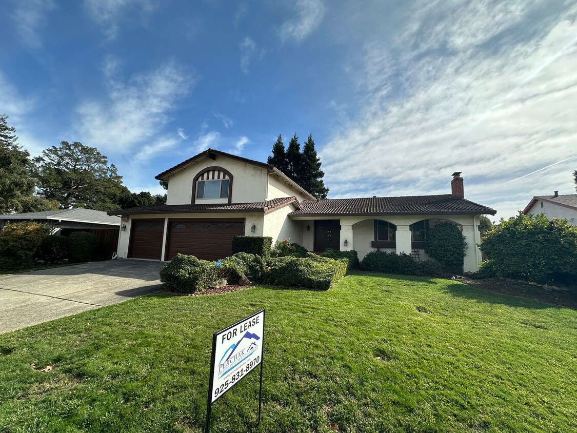 Foto principal - 4 Bed 3 Bath Home In San Ramon