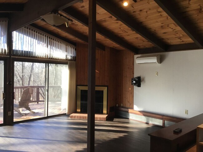 Foto del edificio - 850 Twin Oaks Dr