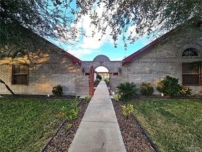 Building Photo - 17 West Dr