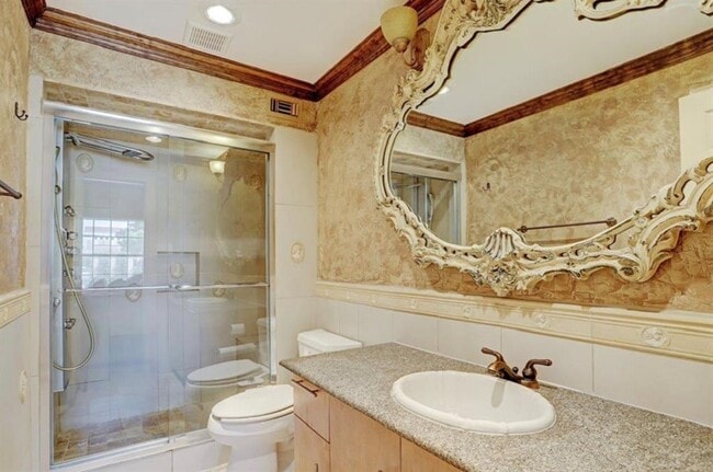 Building Photo - 5141 Del Monte Dr