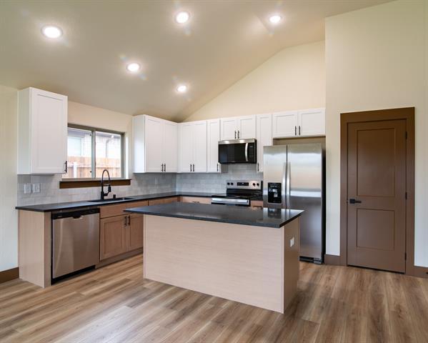 Building Photo - 13545 Bonanza Cir