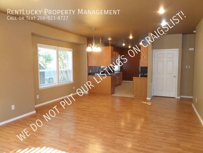 Building Photo - Gorgeous and HUGE 4-Bedroom House in Aubur...