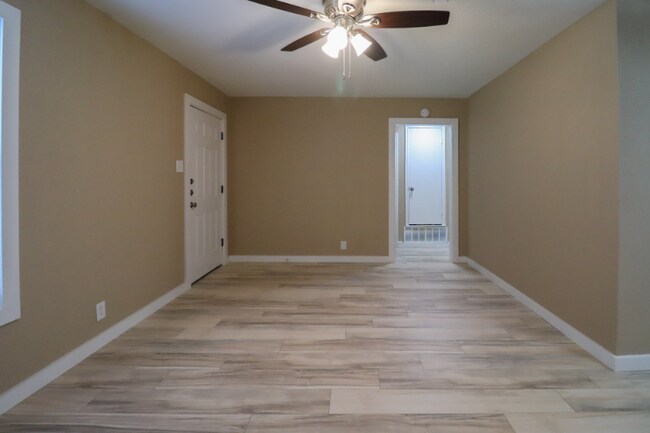 Foto del edificio - 1108 Culp Ave