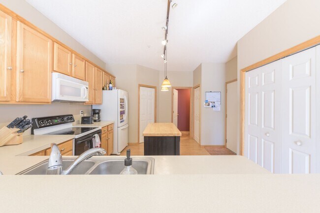 Foto del edificio - Awesome 2 bed townhouse in plymouth!