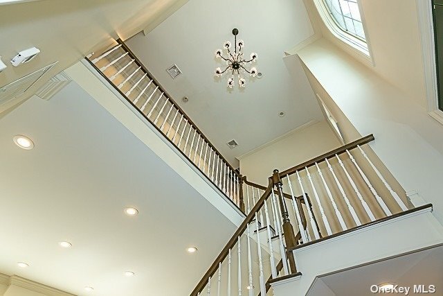 Building Photo - 9 Radcliff Dr