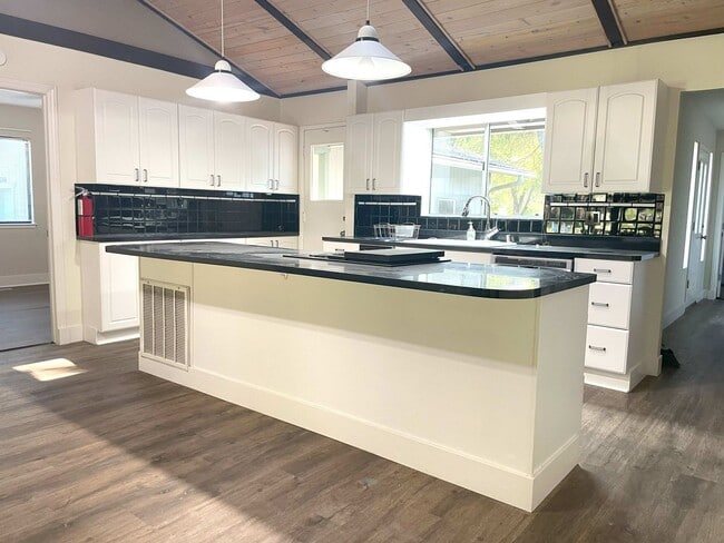 Building Photo - Single story golf course 3/2 home in Lake Wildwood, Penn Valley, CA 95946