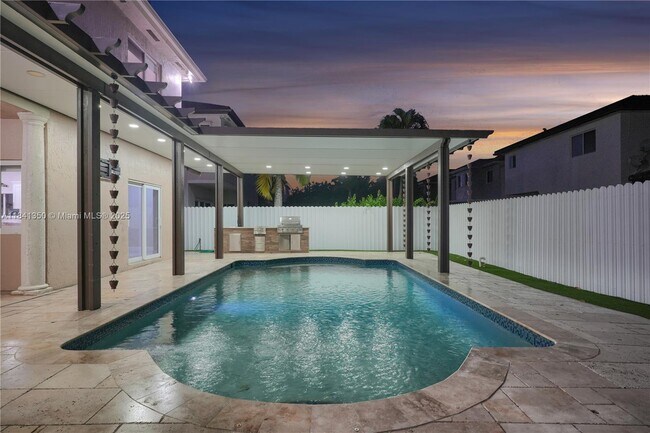 Foto del edificio - 2881 SW 145th Ct