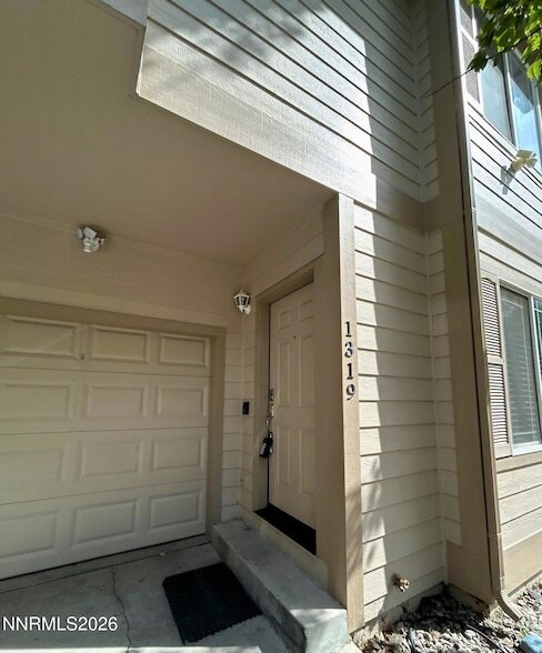 Building Photo - 1319 Powell Ln