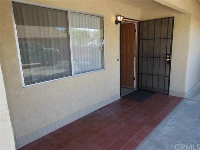 Building Photo - 7346 Dumosa Ave