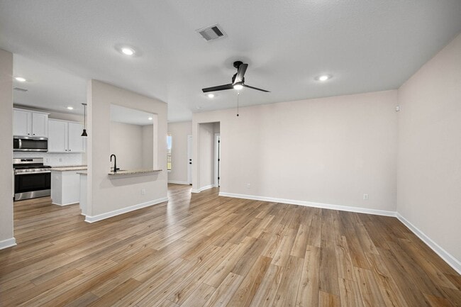 Building Photo - 3031 Sunmoon Ln