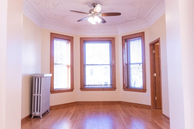 Building Photo - 5541 S Marshfield Ave