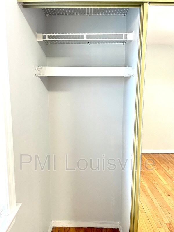 Foto del edificio - 9236 Chenault Rd