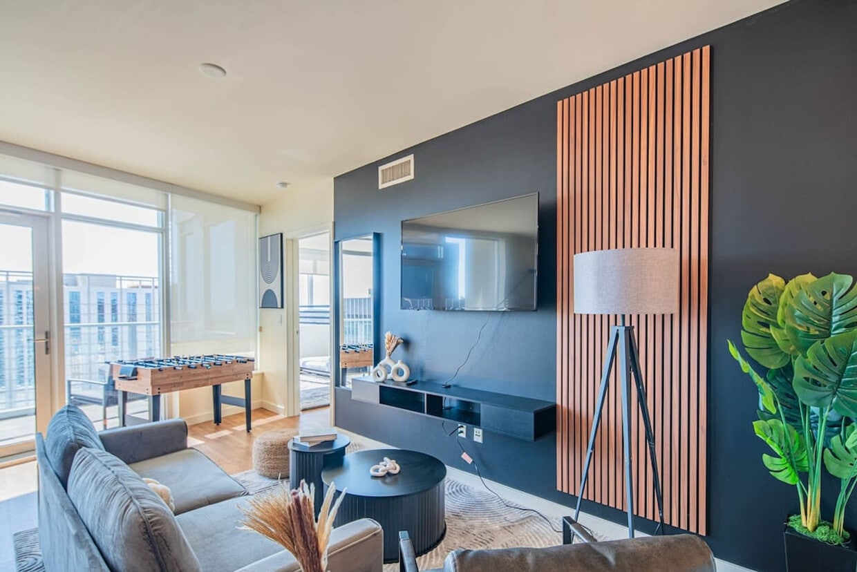 Primary Photo - 44 W Monroe St