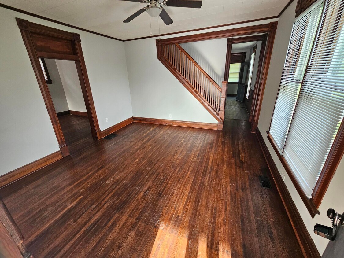 Foto del edificio - 823 N Main St