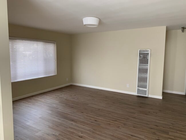 Building Photo - 5826 Tujunga Ave