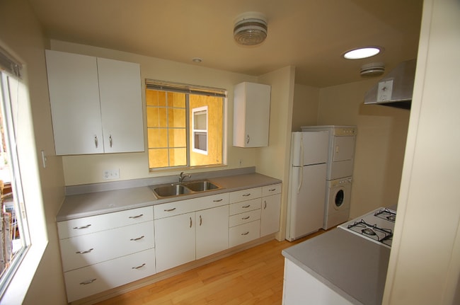 Building Photo - 3764 Arizona St