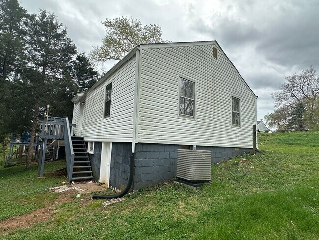 Foto del edificio - 2 Bedroom House Near University of Lynchburg