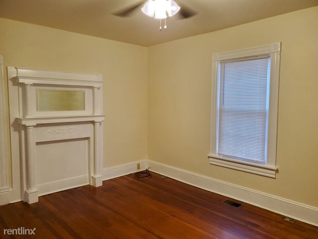 Building Photo - 2 br, 1.5 bath Townhome - 1114 Main St