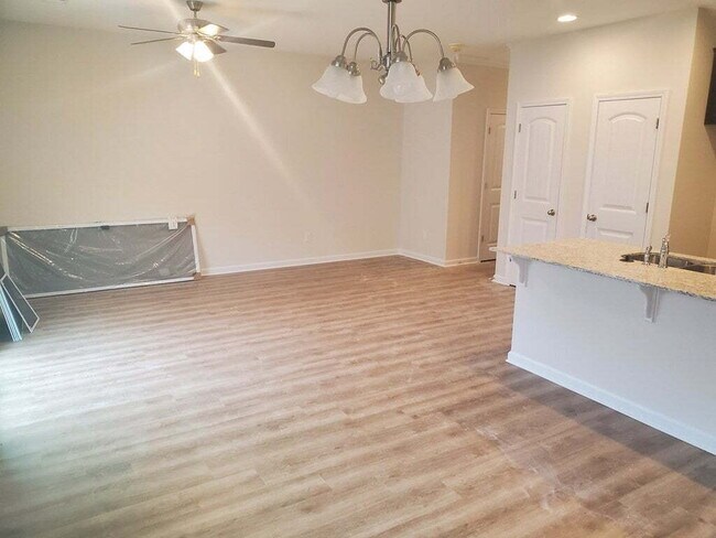 Foto del edificio - available 1 Jan!