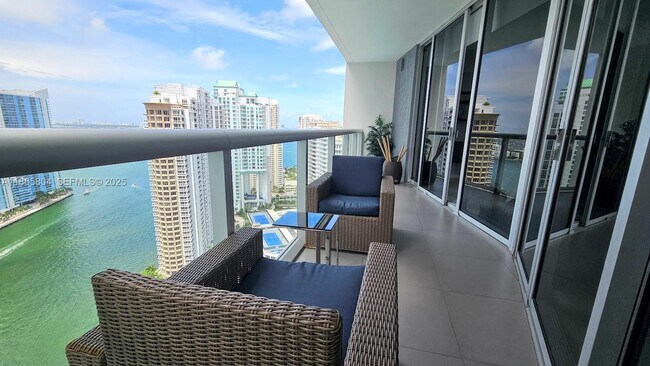 Foto del edificio - 495 Brickell Ave