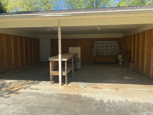 Building Photo - Lakefront Living! Furnished 3-Bed Home w/ ...