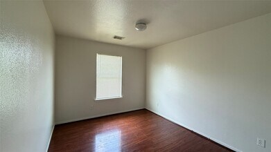 Building Photo - 3114 Junction Dr