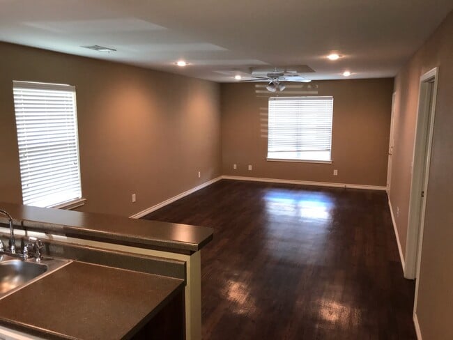 Foto del edificio - 4280 Castlegate Dr