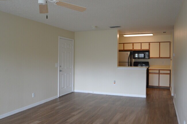 Building Photo - 1051 S. Hiawassee Rd #2124