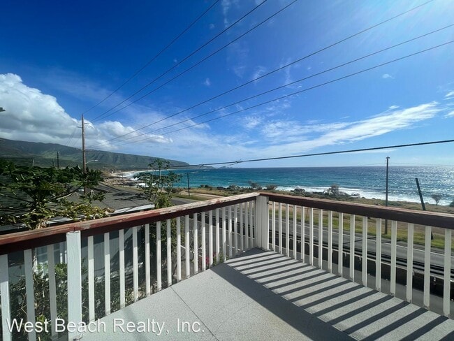 Building Photo - 2 br, 1 bath House - 87-1320C Makai