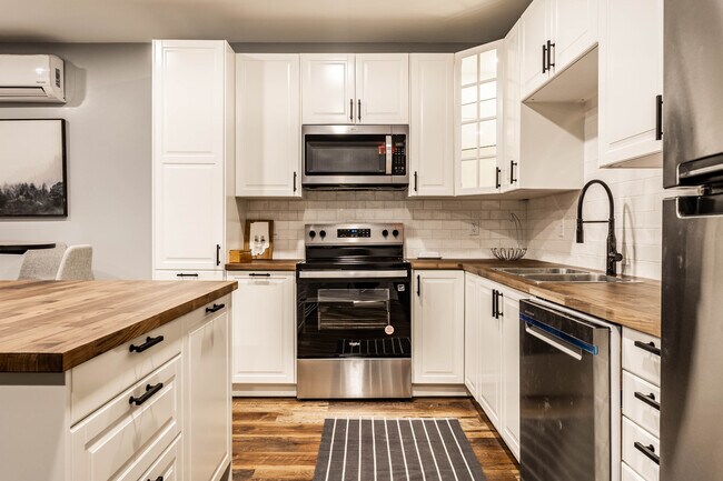 Foto del edificio - 1411 N Olney St