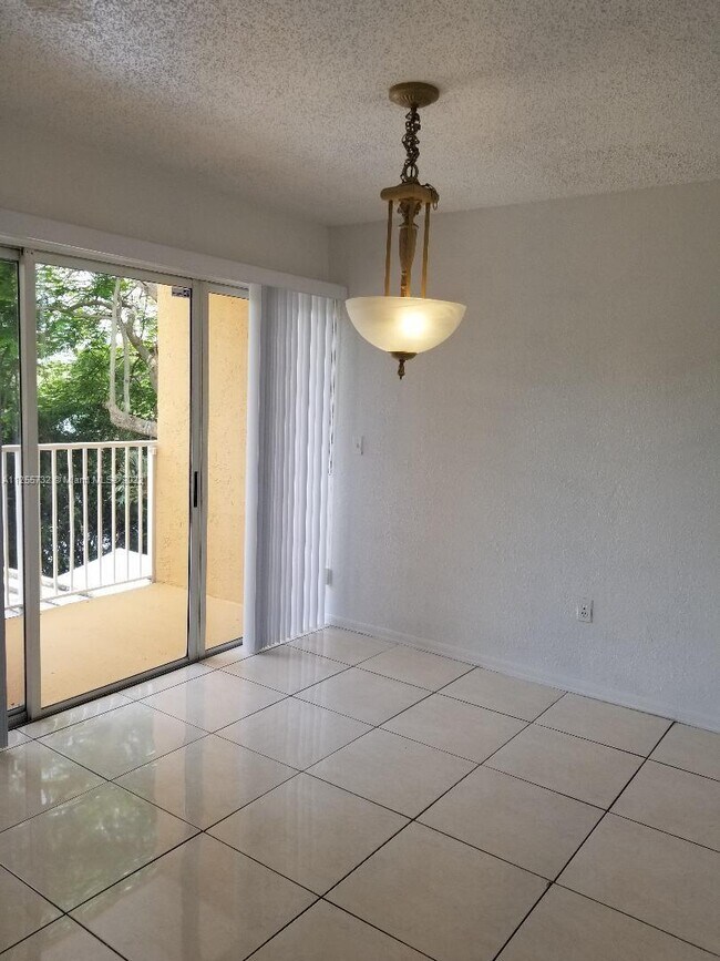 Foto del edificio - 6225 SW Kendale Lakes Cir