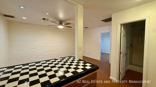 Foto del edificio - 4618 N 12th Pl
