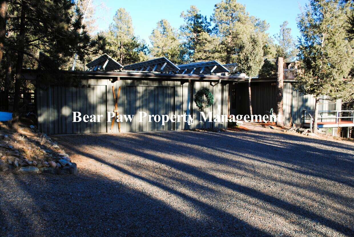 Primary Photo - Lovely Ranch Style Home in Evergreen's Hiw...
