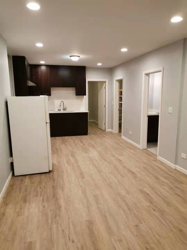 Foto del edificio - 2706 S Emerald Ave