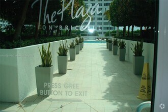 Building Photo - 951 Brickell Ave