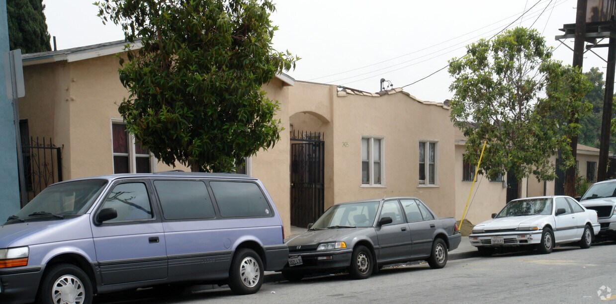 Primary Photo - 53rd Street Apartments