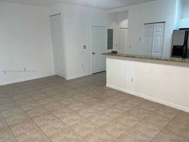 Foto del edificio - 4911 SW 140th Terrace