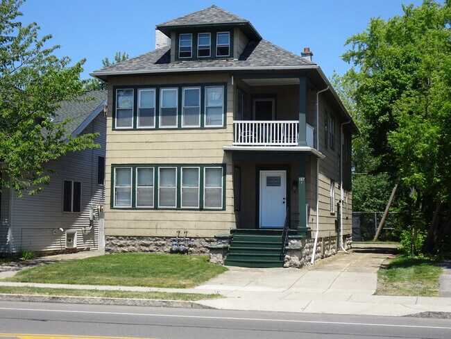 187 Kenmore Ave. 4/4 Double - 187 Kenmore Ave