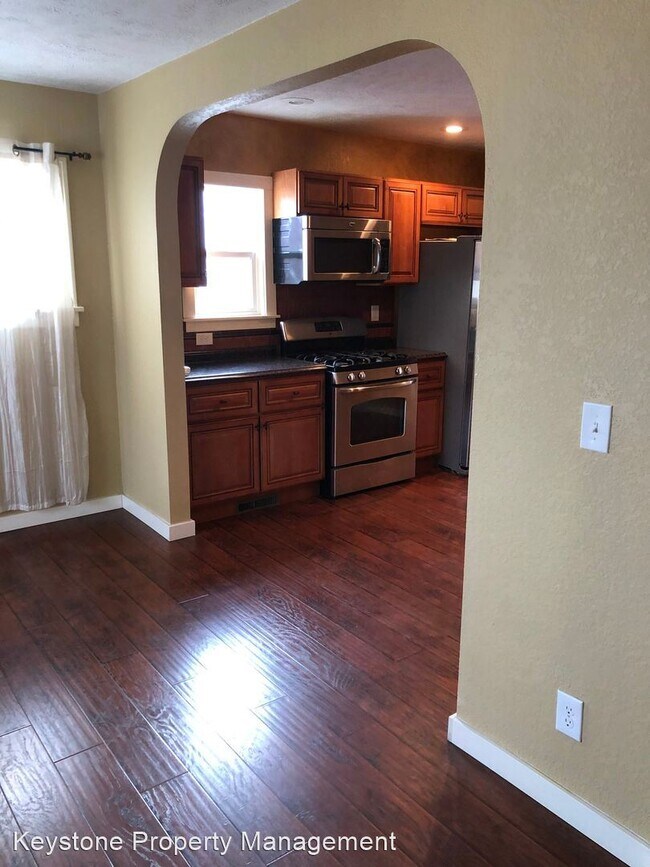 Building Photo - 3 br, 2 bath House - 2211 Court Street