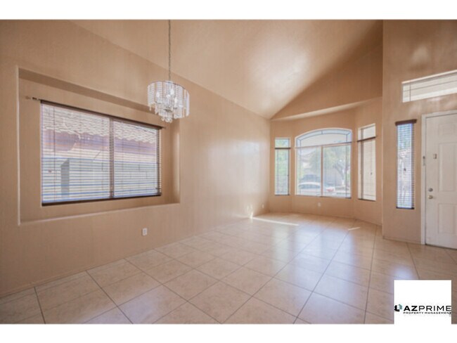 Building Photo - Welcome To This Beautifully Maintained 4/2.5 Home In One Of Chandlers Most Sought-After Neighborh