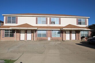 Building Photo - 2809 Leroy Cir