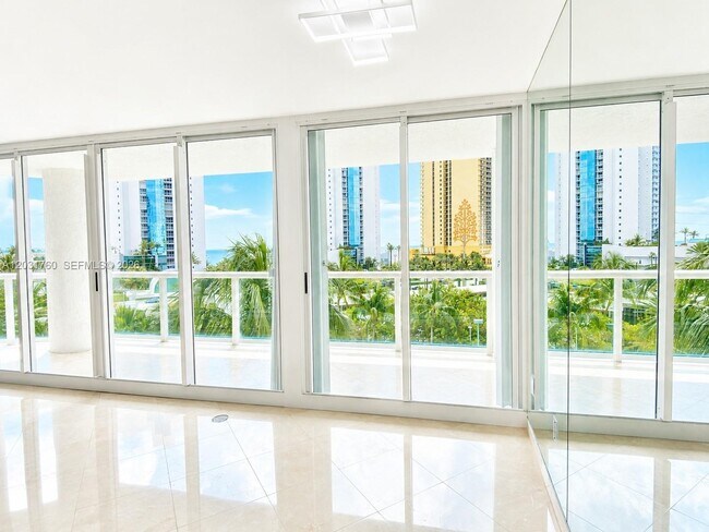 Foto del edificio - 16400 Collins Ave