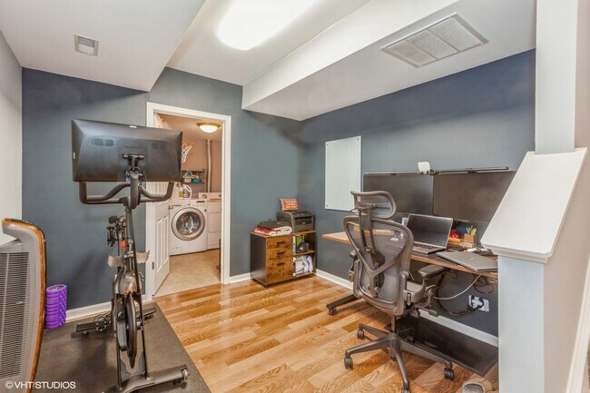 Foto del edificio - 375 N Commerce St