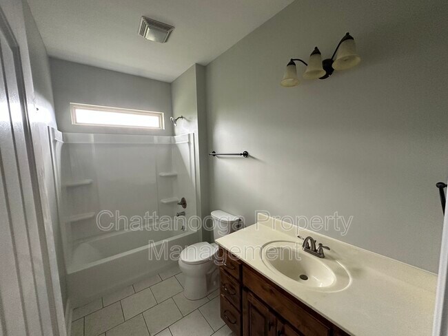 Foto del edificio - 9936 Falcon Crest Dr